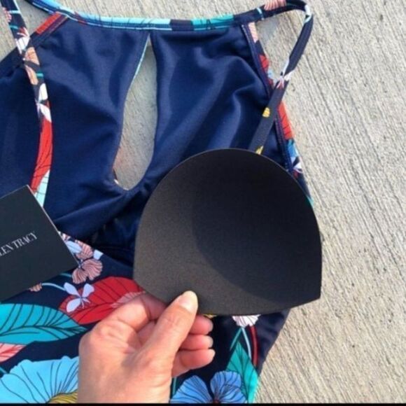 Ellen Tracy women's floral Keyhole High-Neck one piece Swimsuit size 8 - Picture 7 of 12